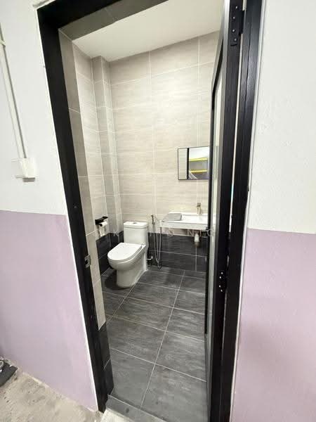 Kilang untuk Disewa di Taman Perindustrian Ehsan Jaya (Kepong) - CK Tong - Bathroom - PropertyGuru.com.my