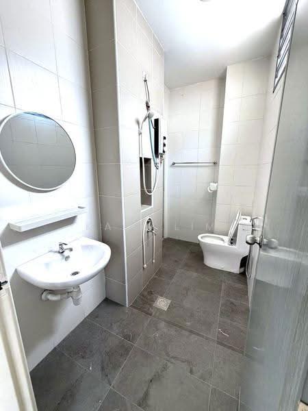 2-storey Terraced House for Sale in Taman Dato' Chellam (Ulu Tiram) - Karl Lim - Bathroom - PropertyGuru.com.my