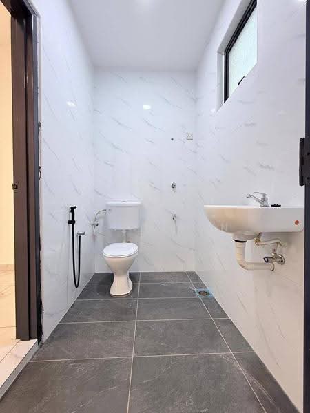 2-storey Terraced House for Sale in Nusantara Prima (Gelang Patah) - Jasca Fan - Bathroom - PropertyGuru.com.my