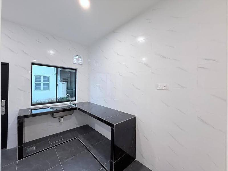 2-storey Terraced House for Sale in Nusantara Prima (Gelang Patah) - Jasca Fan - Kitchen - PropertyGuru.com.my