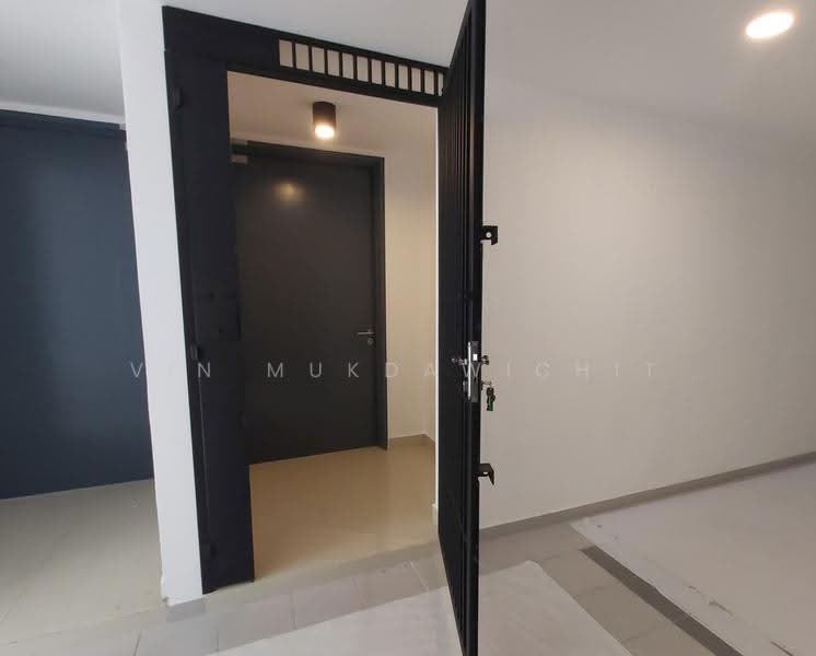 Kondominium untuk Disewa di Simfoni 2 - Vin Mukdawichit - Entrance - PropertyGuru.com.my