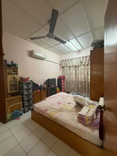 1-storey Terraced House for Sale in Taman Perling (Perling) - Iden Tan - Bedroom - PropertyGuru.com.my