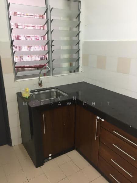 Condominium for Rent at Nusa Mewah Villa Condominium - Vin Mukdawichit - Kitchen - PropertyGuru.com.my