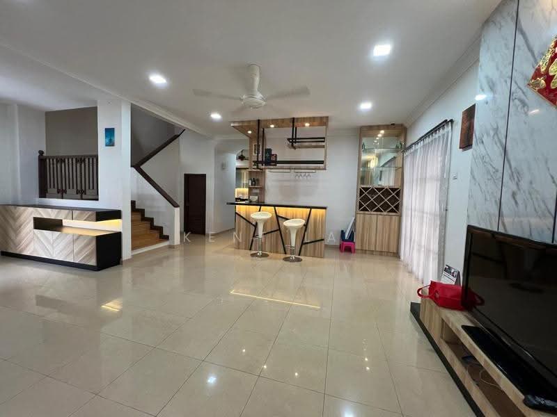2-storey Terraced House for Sale in Bandar Kinrara Seksyen 6 (Bandar Kinrara) - Kent Lai - Living Room - PropertyGuru.com.my
