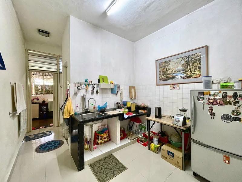 1-storey Terraced House for Sale in Bandar Sunway Tunas (Bayan Lepas) - Welwits Sim - Kitchen - PropertyGuru.com.my