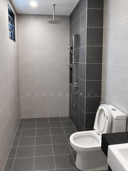 Rumah Teres 3-Tingkat untuk Dijual di Taman Puncak Jalil (Seri Kembangan) - Dorene Pui - Bathroom - PropertyGuru.com.my