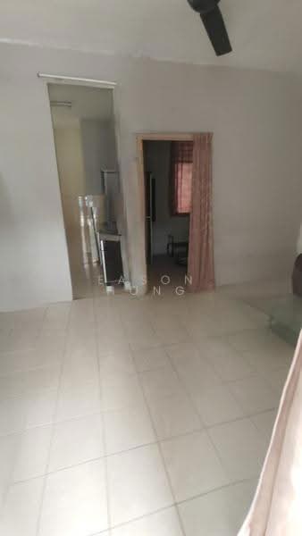 Rumah Teres 2-Tingkat untuk Disewa di Puchong (Selangor) - Eason Hong - Living Room - PropertyGuru.com.my