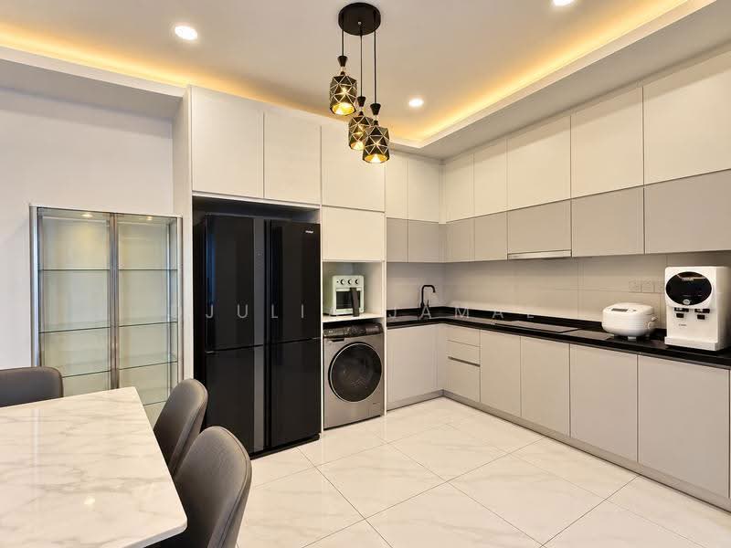 Kediaman Servis untuk Dijual di Equine Residence - DJULIA JAMAL - Kitchen - PropertyGuru.com.my