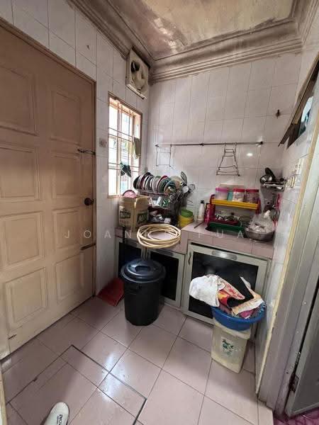 2-storey Terraced House for Sale in Kampung Raja Uda (Port Klang (Pelabuhan Klang)) - Joanne Pua - Kitchen - PropertyGuru.com.my