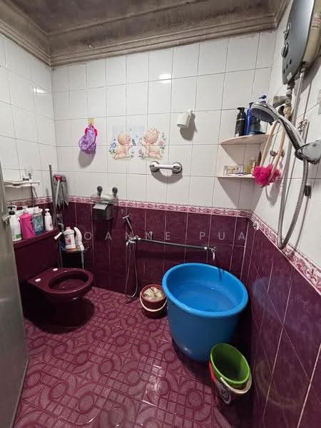 2-storey Terraced House for Sale in Kampung Raja Uda (Port Klang (Pelabuhan Klang)) - Joanne Pua - Bathroom - PropertyGuru.com.my