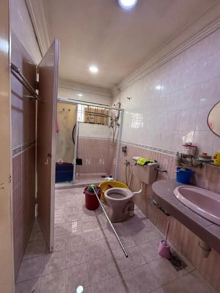 2-storey Terraced House for Sale in Kampung Raja Uda (Port Klang (Pelabuhan Klang)) - Joanne Pua - Bathroom - PropertyGuru.com.my