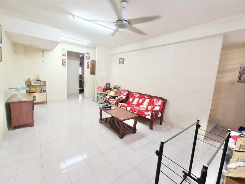 Rumah Teres 2-Tingkat untuk Dijual di Taman Pulai Indah (Johor Bahru) - Iden Tan - Living Room - PropertyGuru.com.my