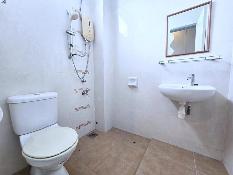 Rumah Teres 2-Tingkat untuk Dijual di Taman Ponderosa (Johor Bahru) - Karl Lim - Bathroom - PropertyGuru.com.my