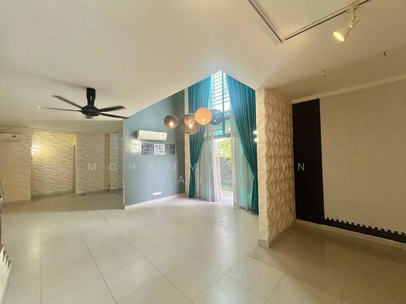 Rumah Berkembar untuk Dijual di Alam Impian (Shah Alam) - Mohammad Din Majid - Living Room - PropertyGuru.com.my