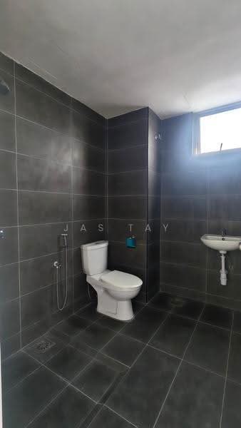 Kediaman Servis untuk Dijual di Midas @ Seri Alam - Jas Tay - Bathroom - PropertyGuru.com.my