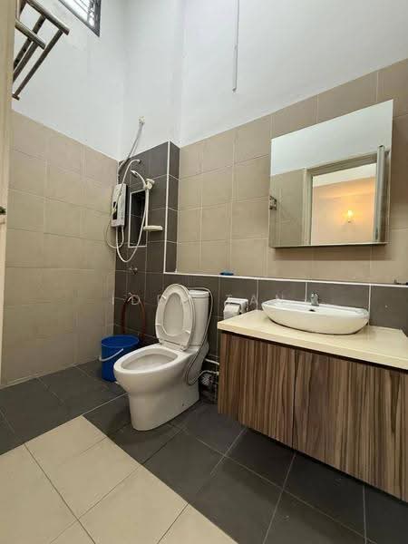2-storey Terraced House for Sale in Taman Pulai Hijauan (Skudai) - Iden Tan - Bathroom - PropertyGuru.com.my