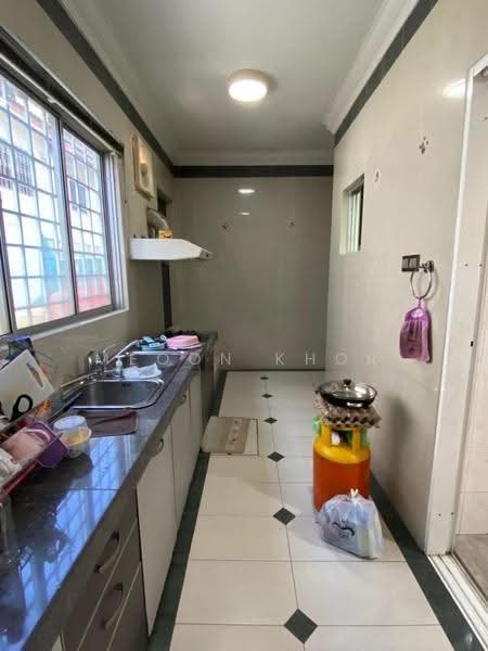 Rumah Teres 2-Tingkat untuk Dijual di Saujana Damansara (Damansara Damai) - Meoon Khor - Kitchen - PropertyGuru.com.my