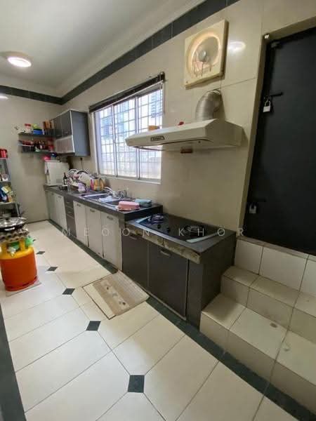 Rumah Teres 2-Tingkat untuk Dijual di Saujana Damansara (Damansara Damai) - Meoon Khor - Kitchen - PropertyGuru.com.my