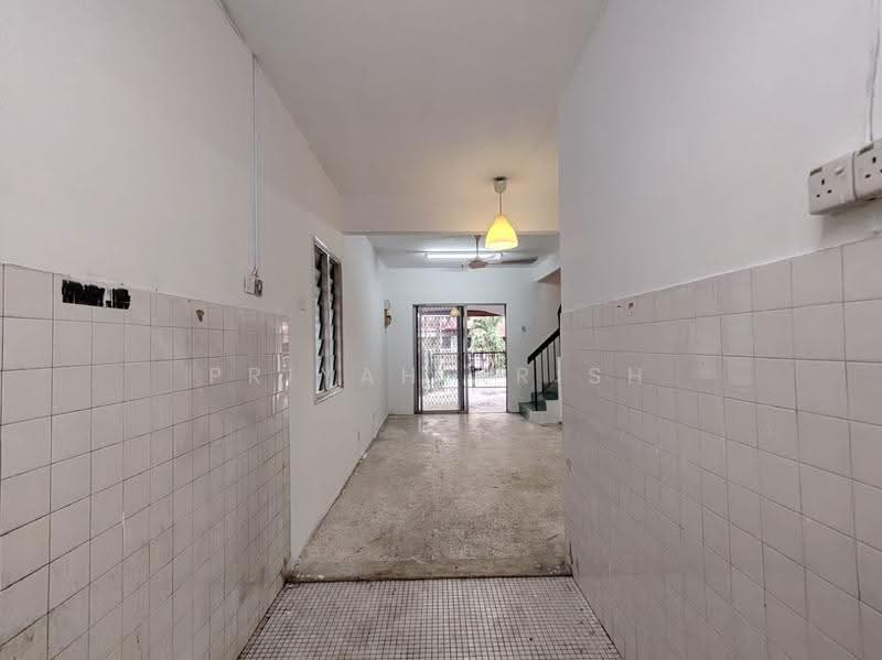 Rumah Teres 2-Tingkat untuk Dijual di Taman Sri Gombak (Gombak) - PRIYAH KRISH - Entrance - PropertyGuru.com.my