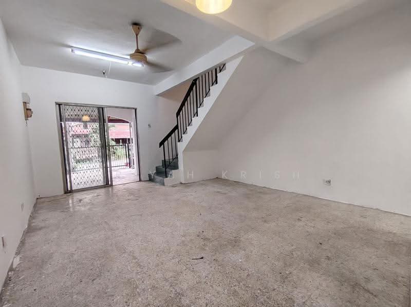 Rumah Teres 2-Tingkat untuk Dijual di Taman Sri Gombak (Gombak) - PRIYAH KRISH - Living Room - PropertyGuru.com.my