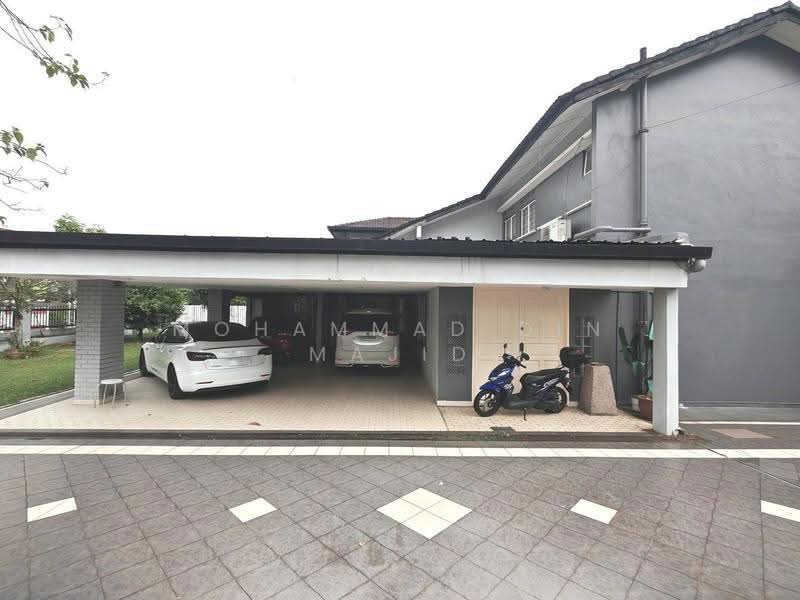 Rumah Banglo untuk Dijual di SS1 (Petaling Jaya) - Mohammad Din Majid - Car Park - PropertyGuru.com.my