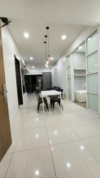 Kediaman Servis untuk Dijual di The Elements - Kevin Chen - Living Room - PropertyGuru.com.my