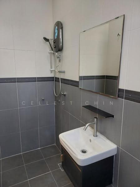 Rumah Teres 3-Tingkat untuk Disewa di Bandar Putra Permai (Seri Kembangan) - Cellest Chin - Bathroom - PropertyGuru.com.my