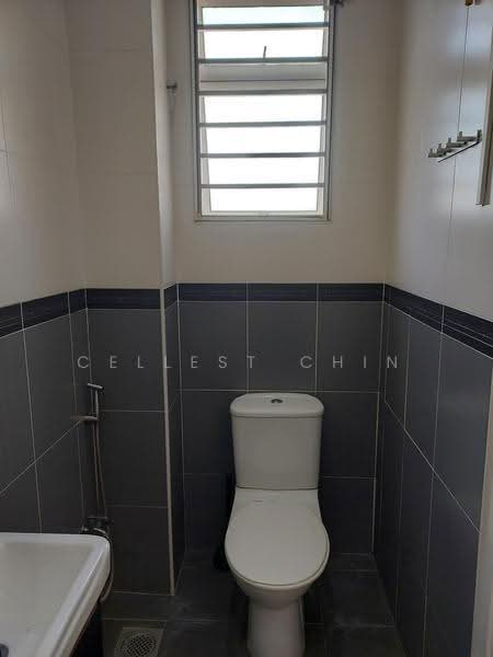Rumah Teres 3-Tingkat untuk Disewa di Bandar Putra Permai (Seri Kembangan) - Cellest Chin - Bathroom - PropertyGuru.com.my