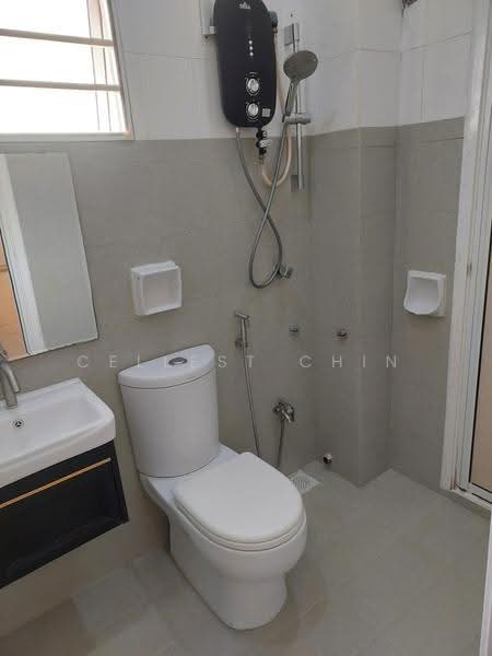 Rumah Teres 3-Tingkat untuk Disewa di Bandar Putra Permai (Seri Kembangan) - Cellest Chin - Bathroom - PropertyGuru.com.my