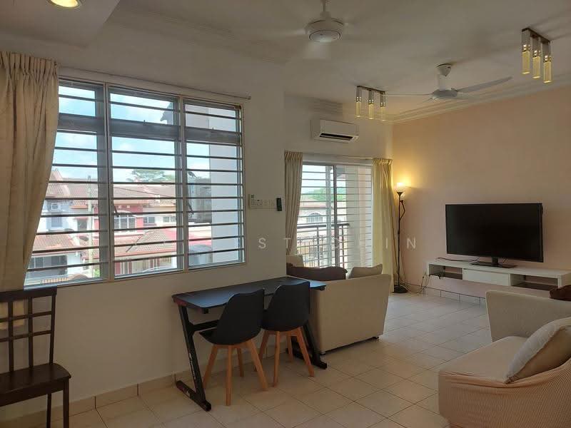 Rumah Teres 3-Tingkat untuk Disewa di Bandar Putra Permai (Seri Kembangan) - Cellest Chin - Living Room - PropertyGuru.com.my
