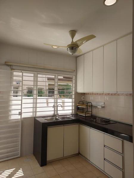 Rumah Teres 3-Tingkat untuk Disewa di Bandar Putra Permai (Seri Kembangan) - Cellest Chin - Kitchen - PropertyGuru.com.my
