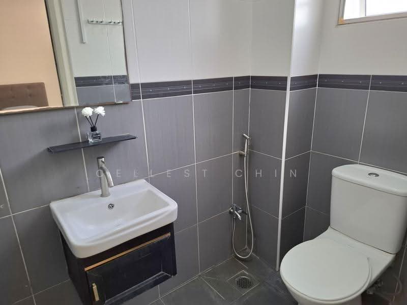 Rumah Teres 3-Tingkat untuk Disewa di Bandar Putra Permai (Seri Kembangan) - Cellest Chin - Bathroom - PropertyGuru.com.my
