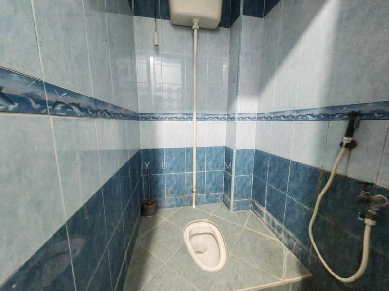 Flat for Sale at Taman Duyong Indah - YB Lim - Bathroom - PropertyGuru.com.my
