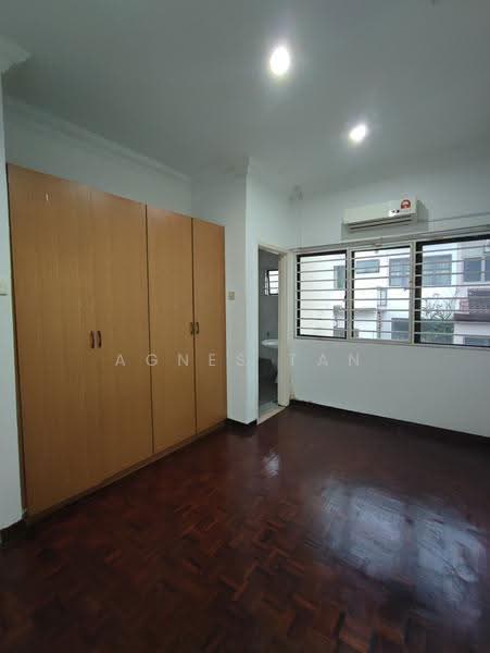 Rumah Teres 2-Tingkat untuk Disewa di Taman Desa (Kuala Lumpur) - Agnes Tan - Bedroom - PropertyGuru.com.my