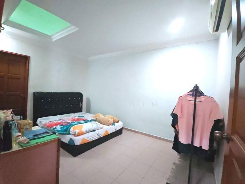 1-storey Terraced House for Sale in Taman Puteri Wangsa (Ulu Tiram) - Karl Lim - Bedroom - PropertyGuru.com.my