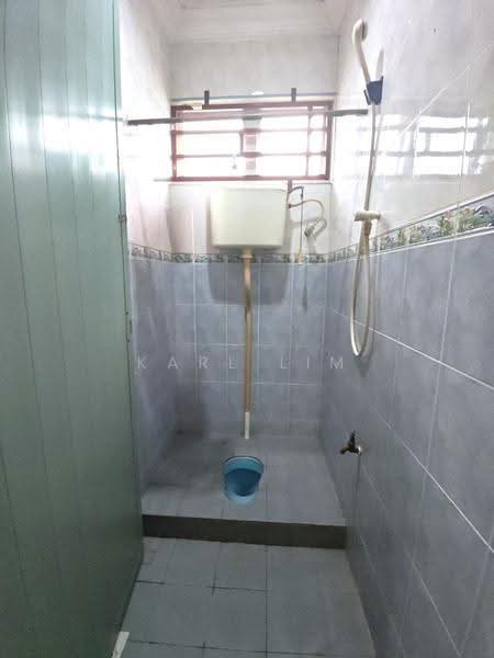 1-storey Terraced House for Sale in Taman Puteri Wangsa (Ulu Tiram) - Karl Lim - Bathroom - PropertyGuru.com.my