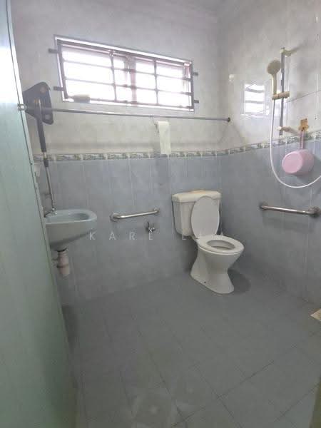 1-storey Terraced House for Sale in Taman Puteri Wangsa (Ulu Tiram) - Karl Lim - Bathroom - PropertyGuru.com.my
