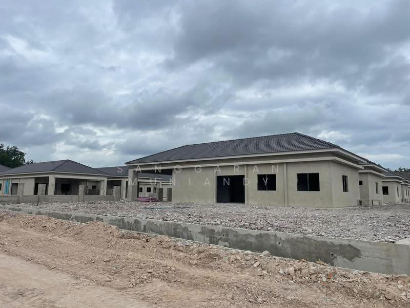 Semi-Detached House for Sale in Single Storey Link Bangalow @ Sungai Petani, Kedah (Sungai Petani) - Sanggaran Muniandy - PropertyGuru.com.my