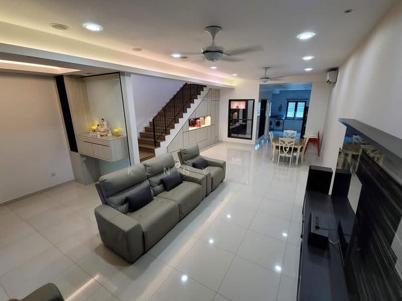 Rumah Teres 2-Tingkat untuk Dijual di Bukit Raja (Selangor) - Kenny Ng - Living Room - PropertyGuru.com.my