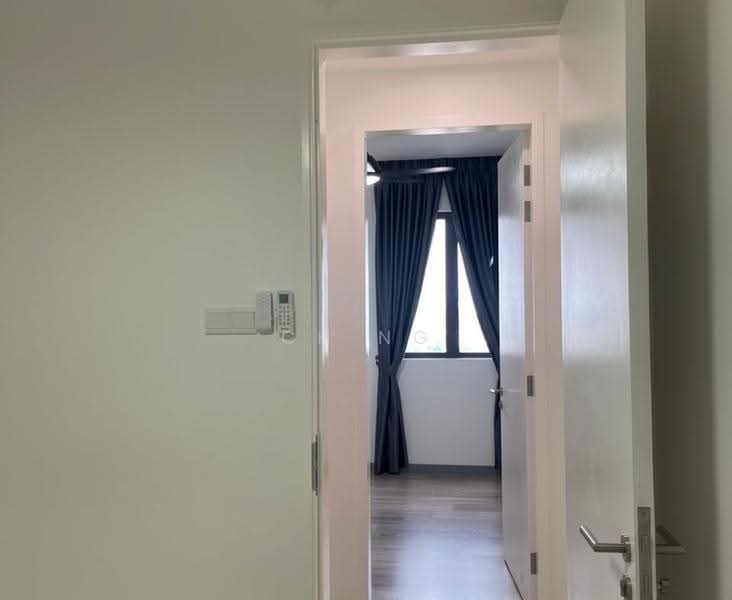 Kediaman Servis untuk Dijual di United Point (Residensi Berpadu) - CH Ng - Corridor - PropertyGuru.com.my