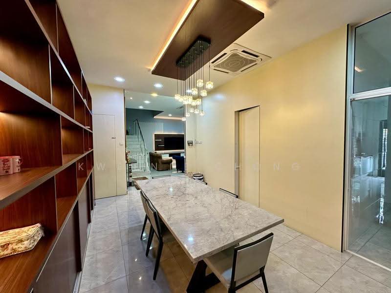 3.5-storey Terraced House for Sale in Duta Suria (Ampang) - Kweenie Chong - Dining Room - PropertyGuru.com.my