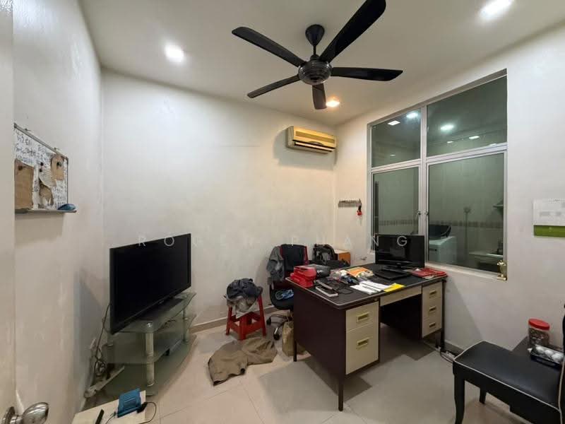 Semi-Detached House for Sale in Bukit Raja (Selangor) - Roger Phang - Study - PropertyGuru.com.my