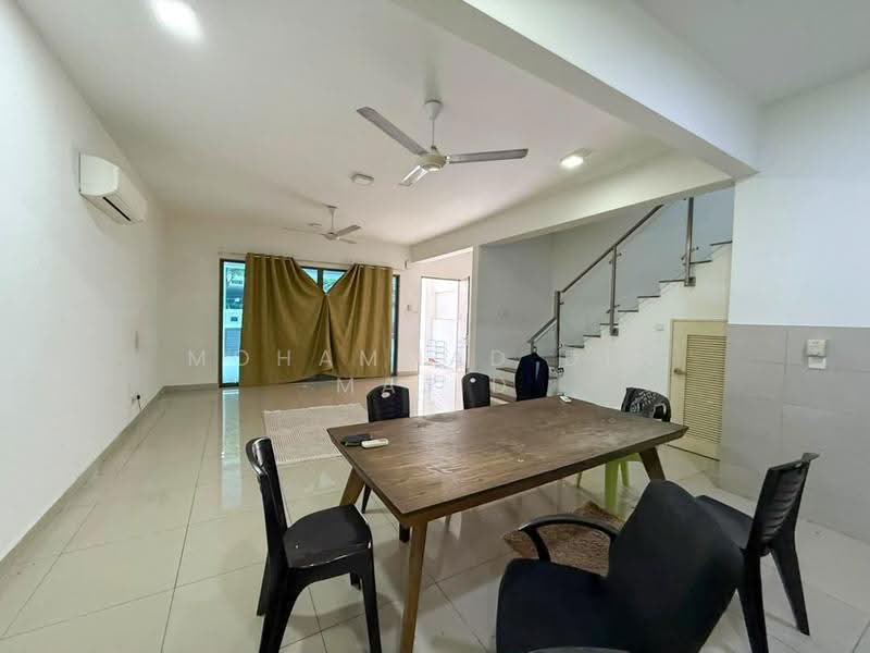 3-storey Terraced House for Sale in Cyberjaya (Selangor) - Mohammad Din Majid - Dining Room - PropertyGuru.com.my