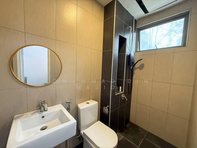 3-storey Terraced House for Sale in Cyberjaya (Selangor) - Mohammad Din Majid - Bathroom - PropertyGuru.com.my