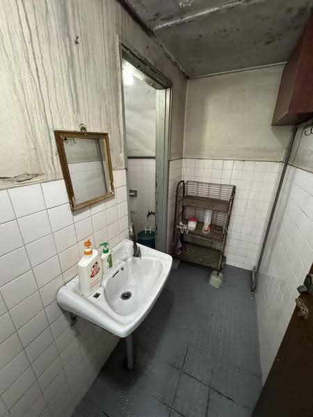 Kedai / Pejabat untuk Disewa di Taman Tasek Jaya (Ipoh) - Joseph Wong - Bathroom - PropertyGuru.com.my