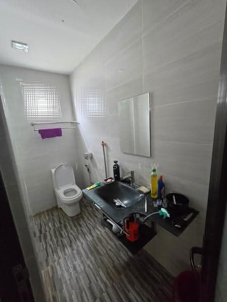 Rumah Berkembar untuk Dijual di Taman Megah Kepong (Kepong) - Kiing TW - Bathroom - PropertyGuru.com.my
