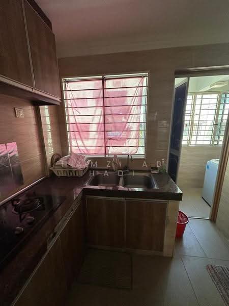 Flat for Sale at Flat Taman Melati Blok C - Hamzi Ab Hadi - Kitchen - PropertyGuru.com.my