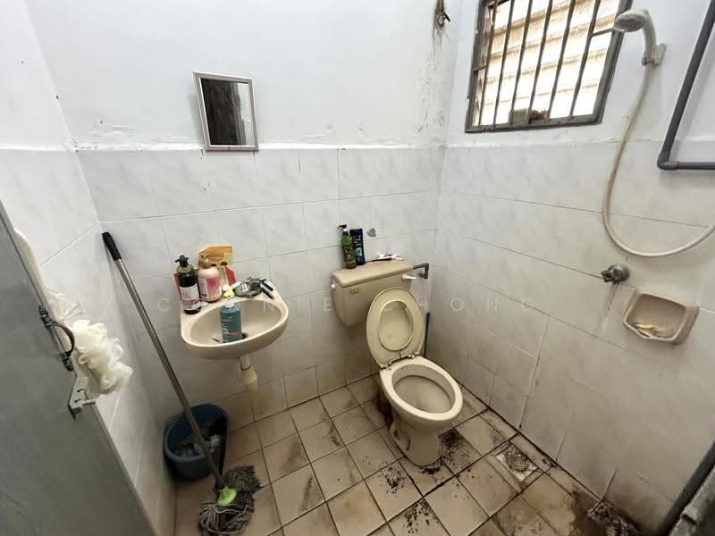 1-storey Terraced House for Sale in Seremban (Negeri Sembilan) - Connie Chong - Bathroom - PropertyGuru.com.my