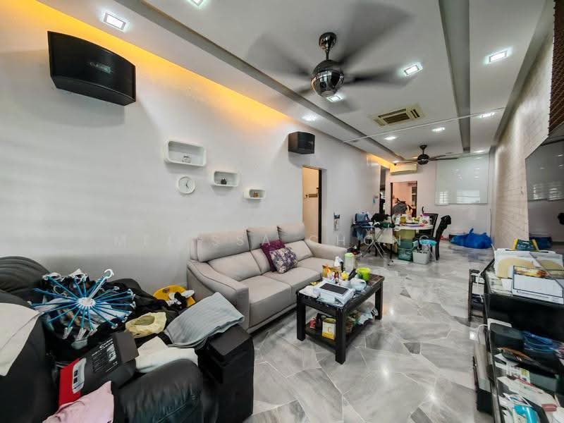 Rumah Teres 1-Tingkat untuk Dijual di Taman Serdang Raya (Seri Kembangan) - Melissa Chong - Living Room - PropertyGuru.com.my