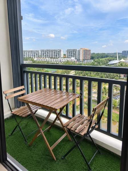 Kediaman Servis untuk Dijual di Suria Residence - Sariza Hartanah - PropertyGuru.com.my